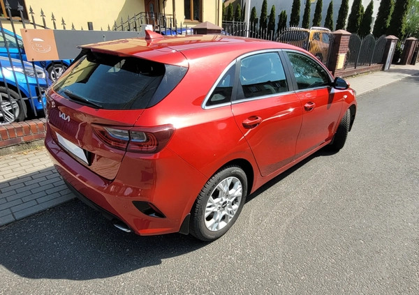 Kia Ceed cena 69372 przebieg: 61000, rok produkcji 2022 z Grudziądz małe 277